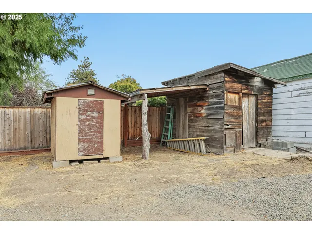 $205,000 | 301 East Court Street, Condon, OR 97823