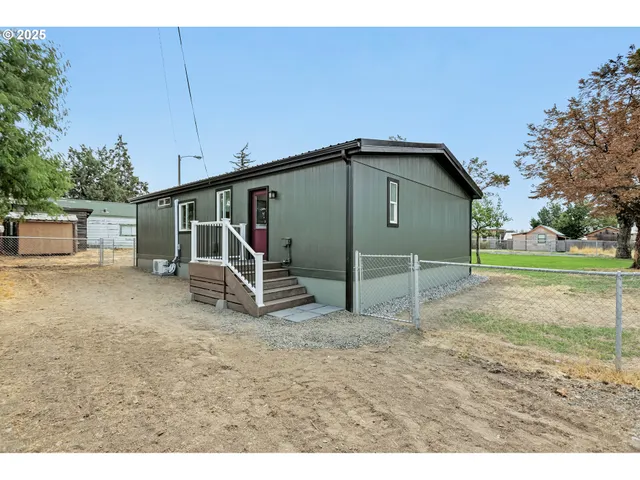 $205,000 | 301 East Court Street, Condon, OR 97823