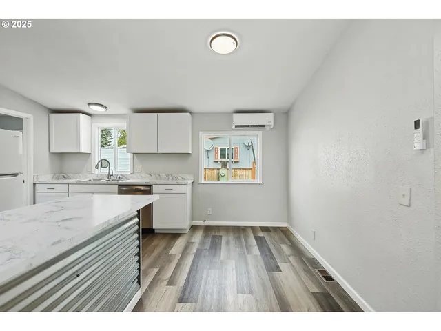 $205,000 | 301 East Court Street, Condon, OR 97823