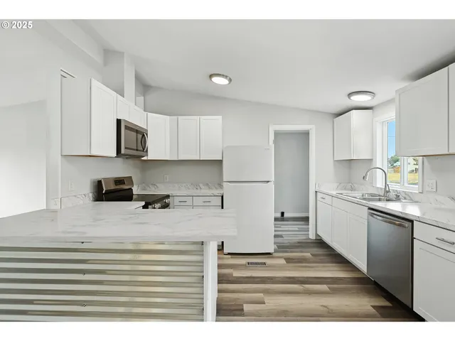 $205,000 | 301 East Court Street, Condon, OR 97823