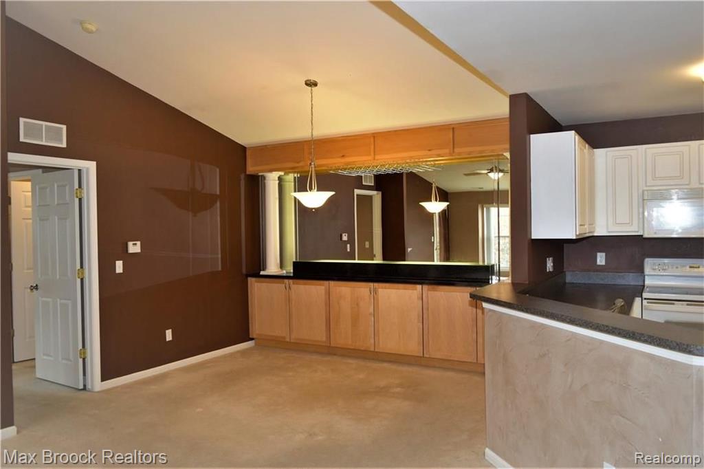 13442 Forest Ridge Boulevard, Unit 176 Sterling Heights, MI 48313 - Photo 10 of 26