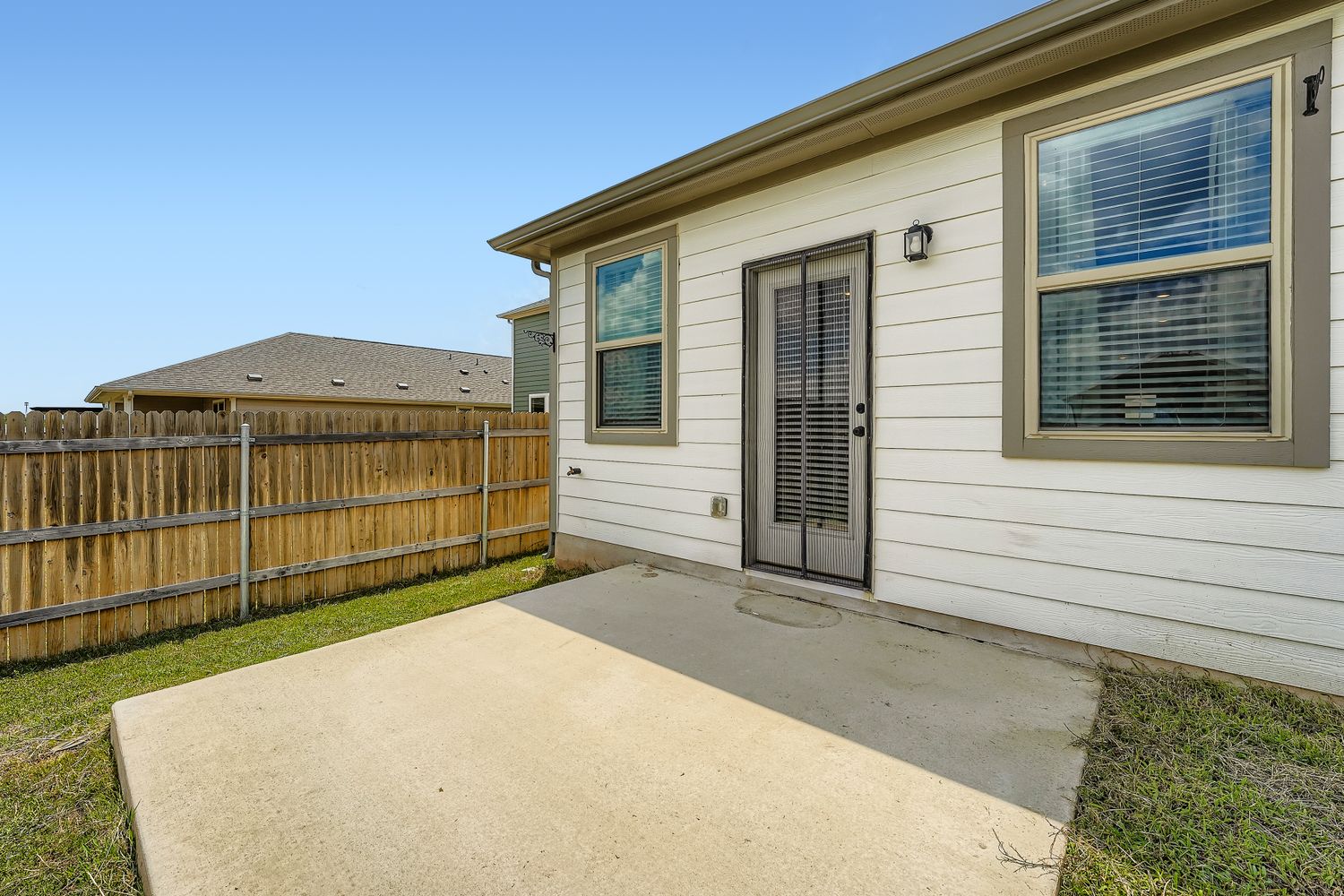 148 Gullivers Drive Elgin, TX 78621 - Photo 17 of 21 View of patio