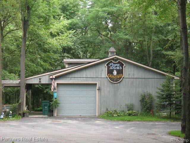 693 Francis Road Howell, MI 48843 - Photo 3 of 25 40 x 30 outbuilding