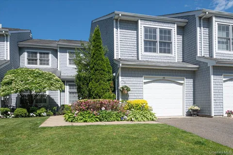 $829,000 | 55 Lakebridge Drive South, Kings Park, NY 11754