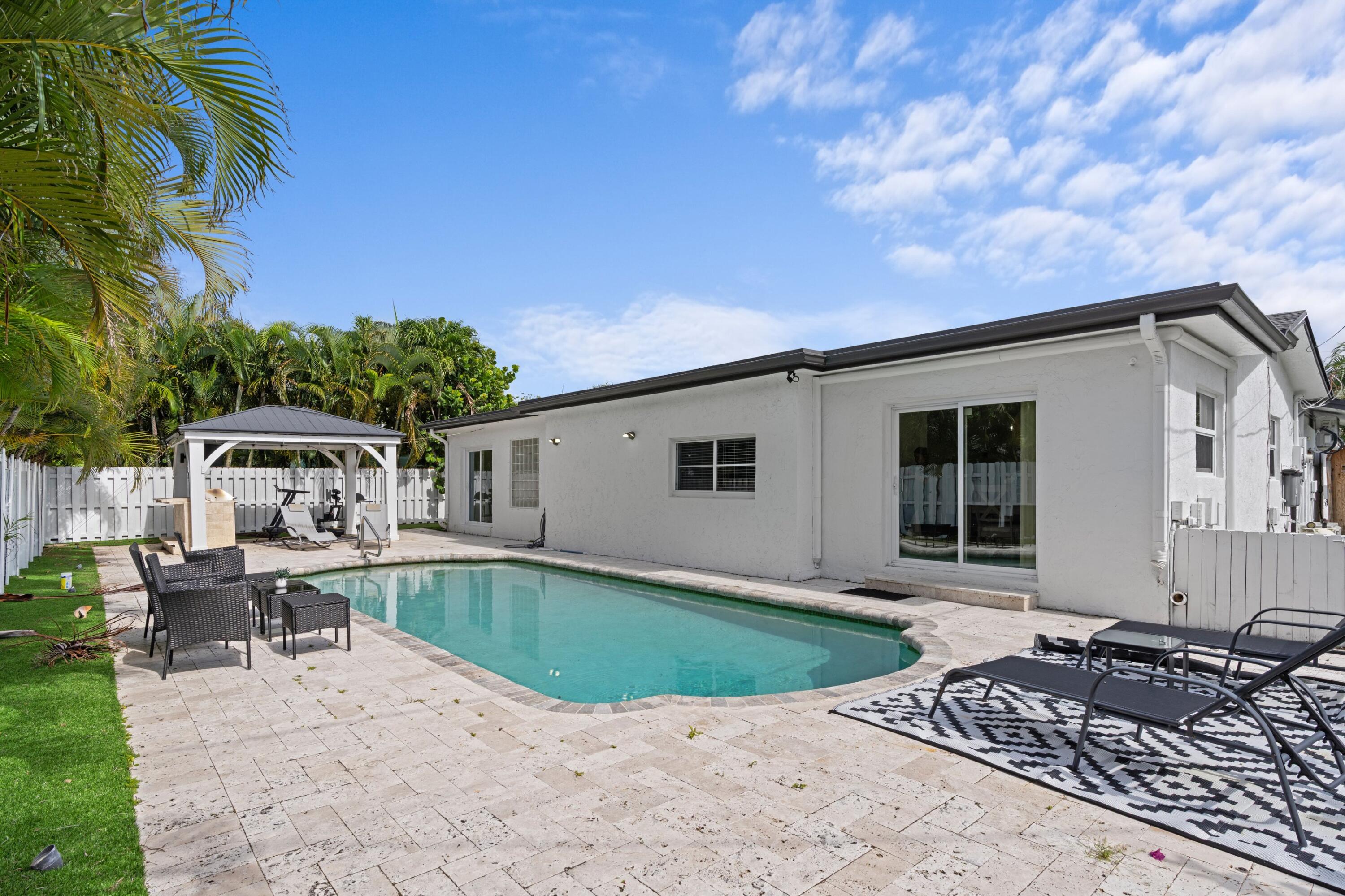124 Oregon Lane Boca Raton, FL 33487 - Photo 20 of 39 Pool