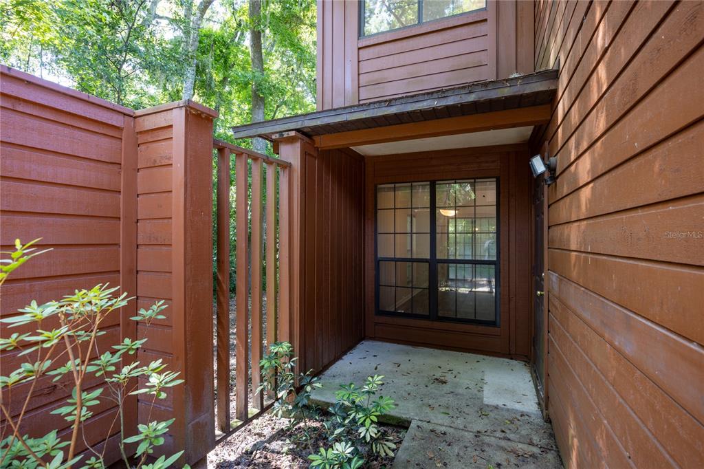 a view of a pathway of a house