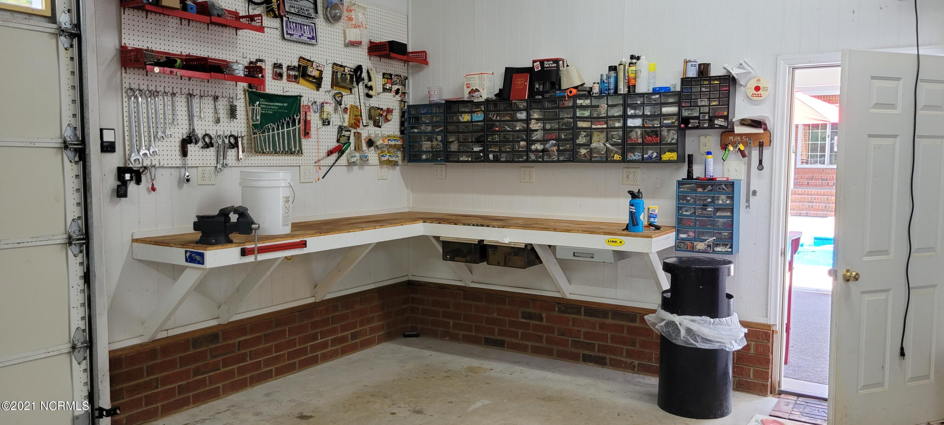 2175 Robersonville Road Washington, NC 27889 - Photo 45 of 111 Shelving in Worksop/Barn
