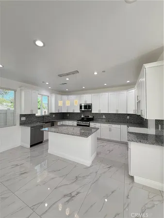 $3,500 | 2199 Whitman Way, Unit 2, Corona, CA 92878