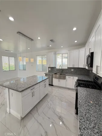 $3,500 | 2199 Whitman Way, Unit 2, Corona, CA 92878