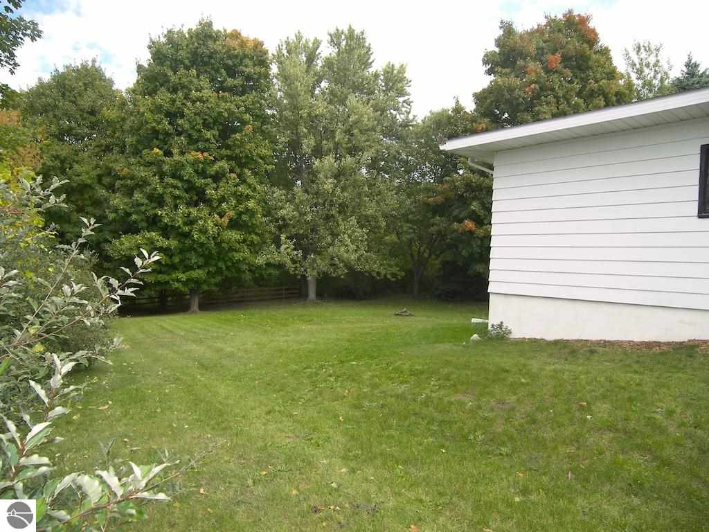 2593 Nelson Road Traverse City, MI 49686 - Photo 74 of 90 1791273-73.JPG