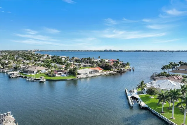 $575,000 | 441 Bayshore Drive, Cape Coral, FL 33904