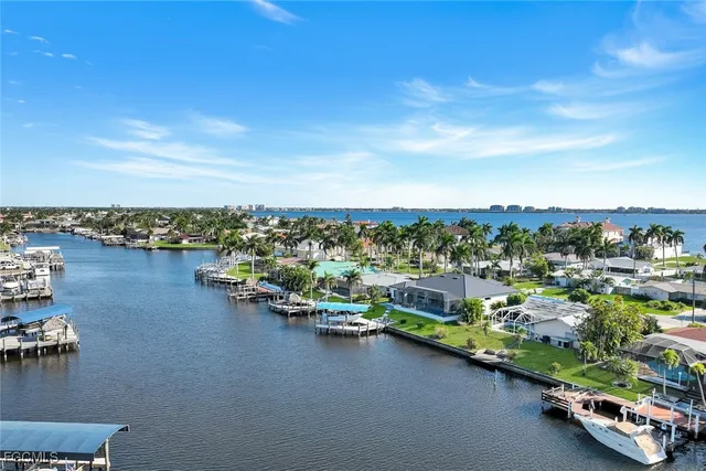 $575,000 | 441 Bayshore Drive, Cape Coral, FL 33904