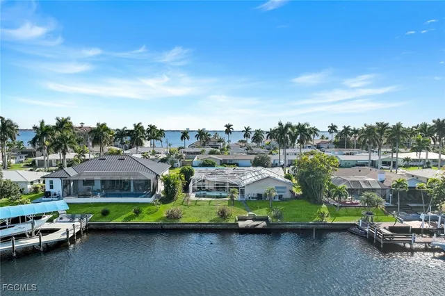 $575,000 | 441 Bayshore Drive, Cape Coral, FL 33904