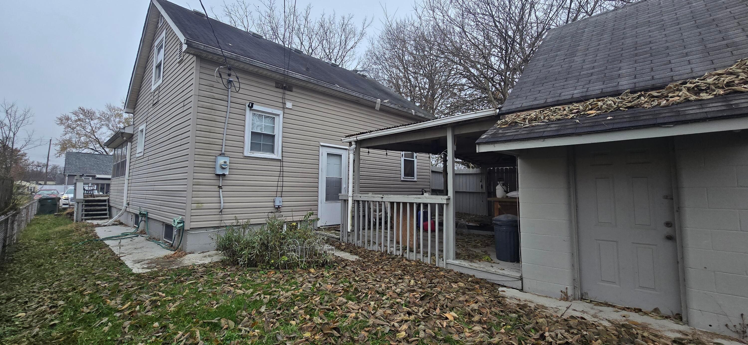 238 Delray Road Columbus, OH 43207 - Photo 6 of 14 Back of House, Porch & 2 Car Garage