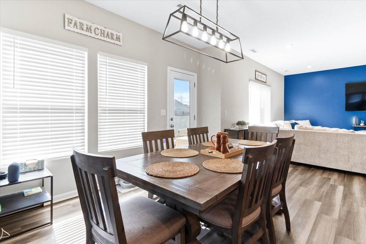 4913 Amber Crossing Road Columbus, OH 43232 - Photo 10 of 23 13-Dining