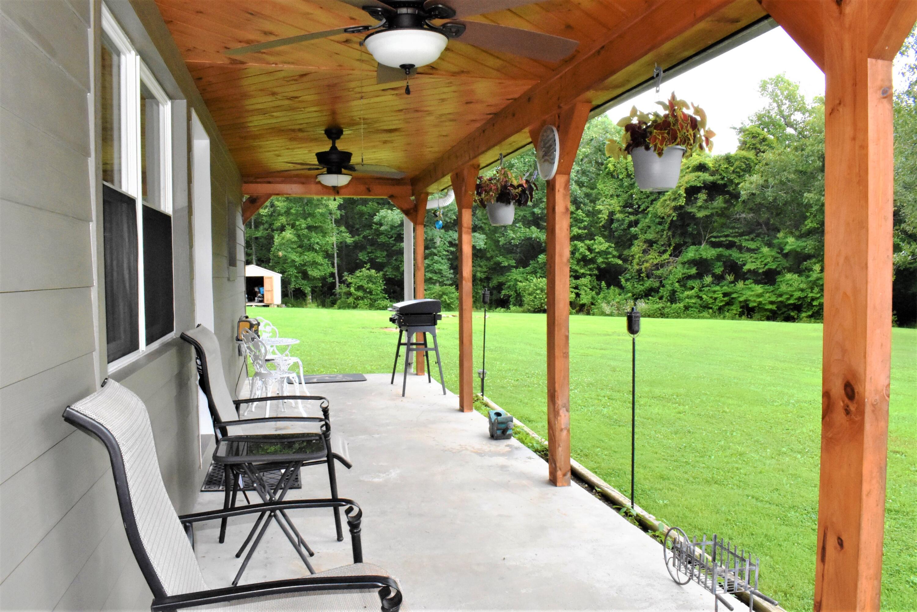 693 Brown Road Crossville, TN 38555 - Photo 5 of 40 04