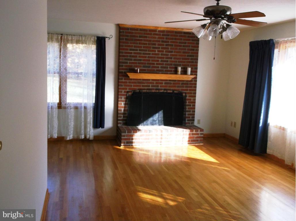 6743 Howellsville Road Boyce, VA 22620 - Photo 8 of 17 Living Room