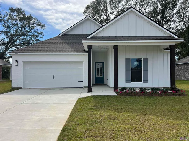 $315,900 | 3440 Chien Street, Zachary, LA 70791