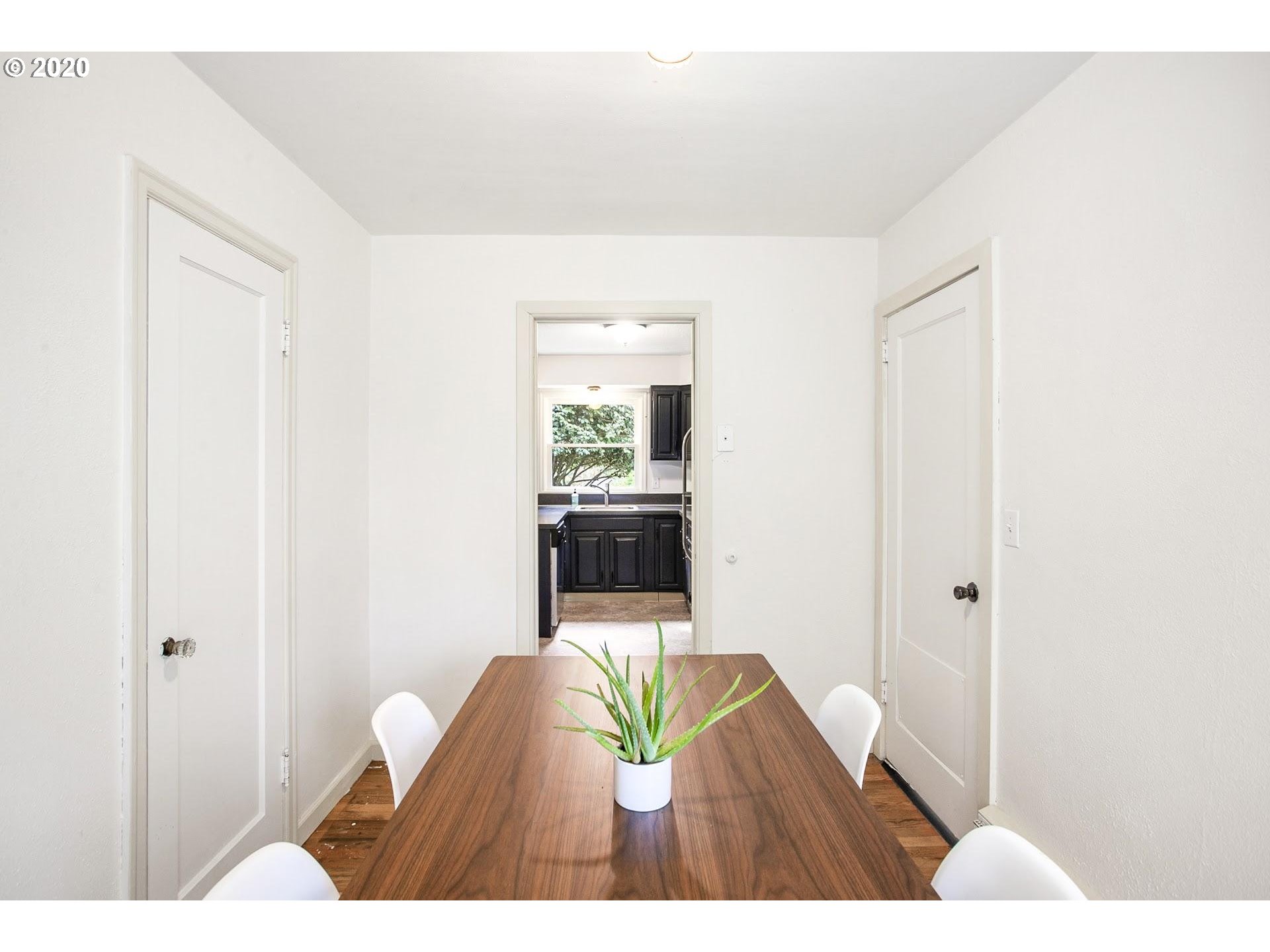 5603 Southwest Cameron Road Portland, OR 97221 - Photo 11 of 25 Gallery Image 11