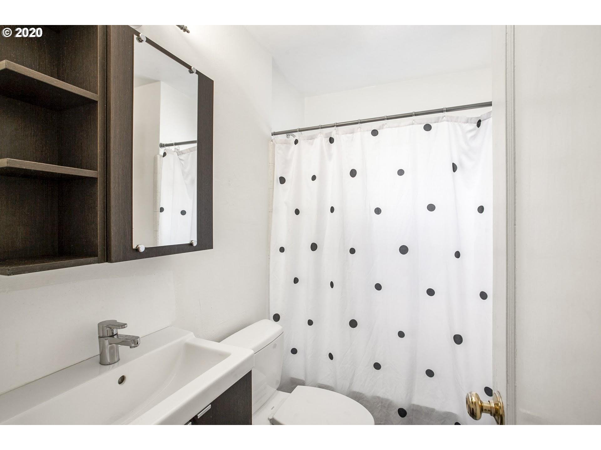 5603 Southwest Cameron Road Portland, OR 97221 - Photo 15 of 25 Gallery Image 15