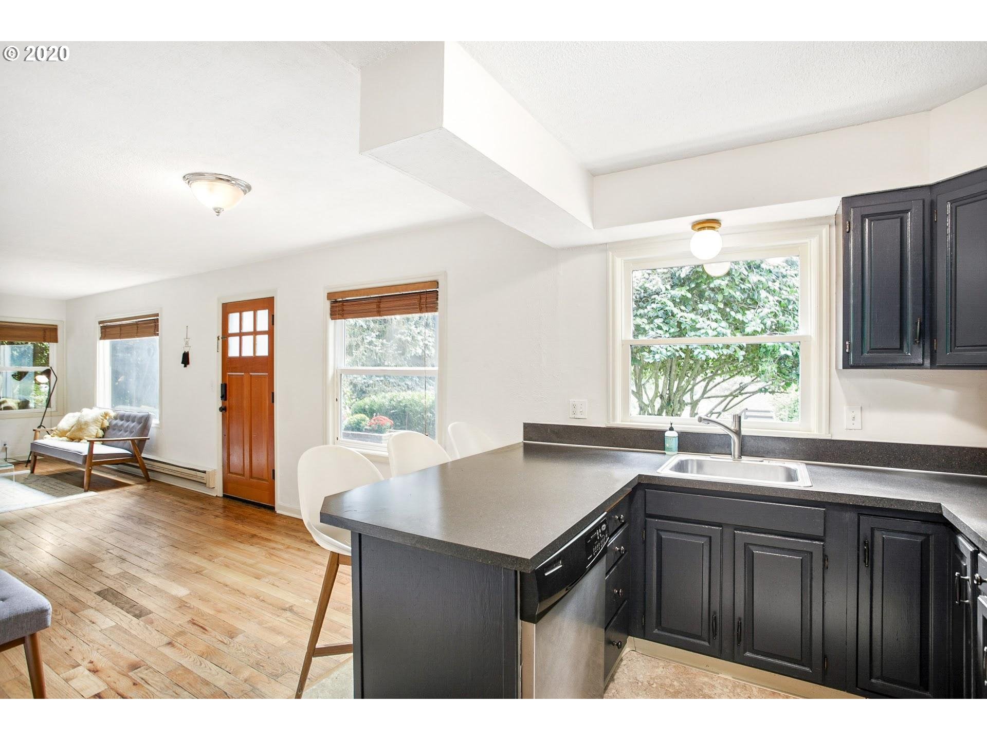 5603 Southwest Cameron Road Portland, OR 97221 - Photo 7 of 25 Gallery Image 7