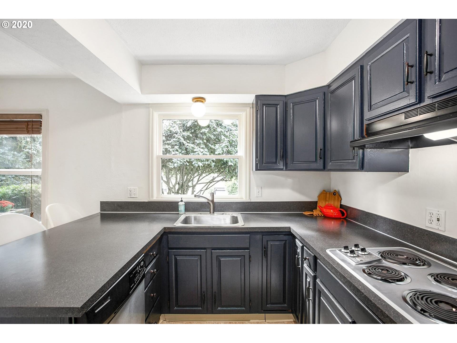 5603 Southwest Cameron Road Portland, OR 97221 - Photo 9 of 25 Gallery Image 9