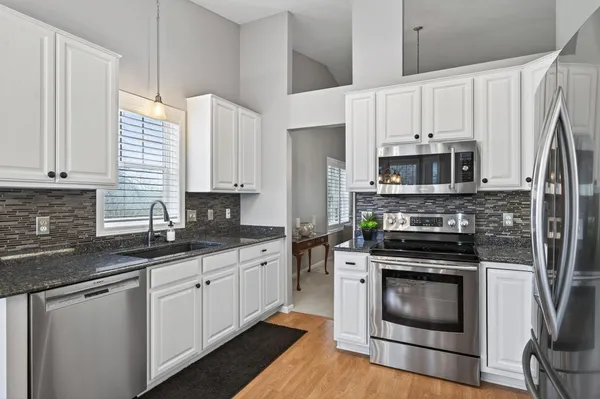$450,000 | 16103 70th Place North, Maple Grove, MN 55311