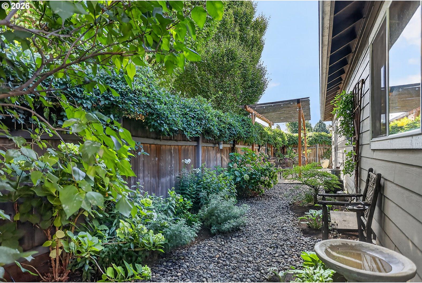 1663 5th Street Hood River, OR 97031 - Photo 41 of 47 Yard