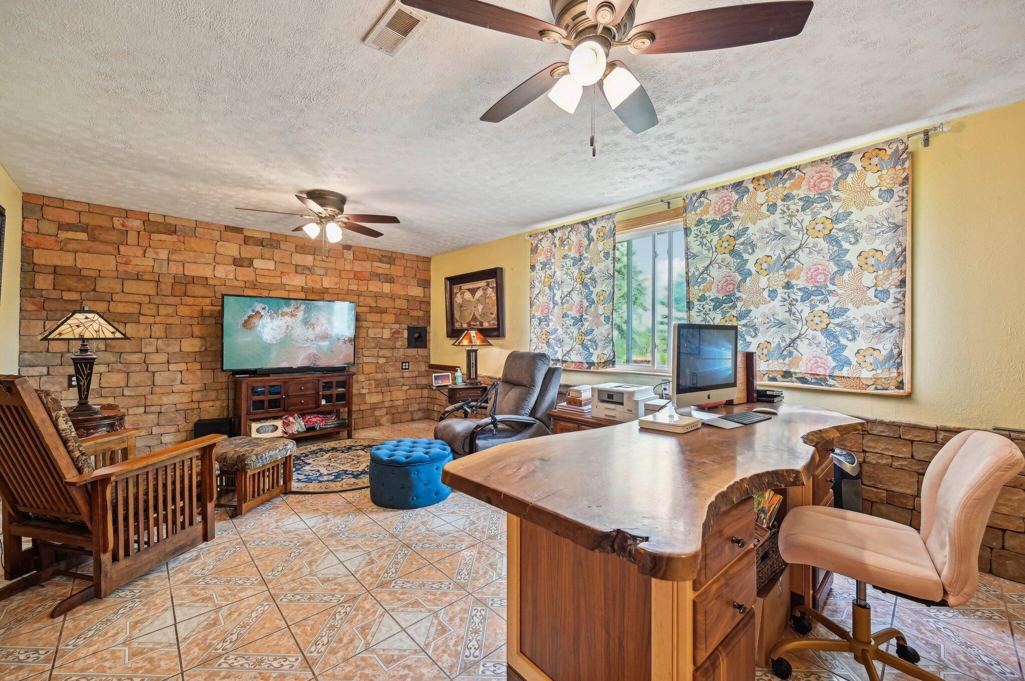 30565 Wolfe Road Circleville, OH 43113 - Photo 15 of 53 13