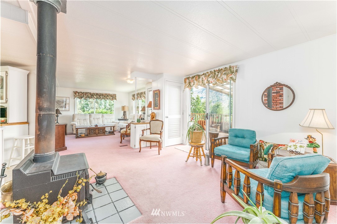 15071 South Lakeshore Road Chelan, WA 98816 - Photo 17 of 38 Gallery Image 17