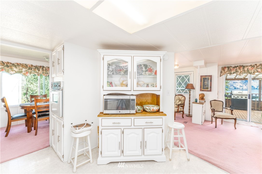 15071 South Lakeshore Road Chelan, WA 98816 - Photo 19 of 38 Gallery Image 19