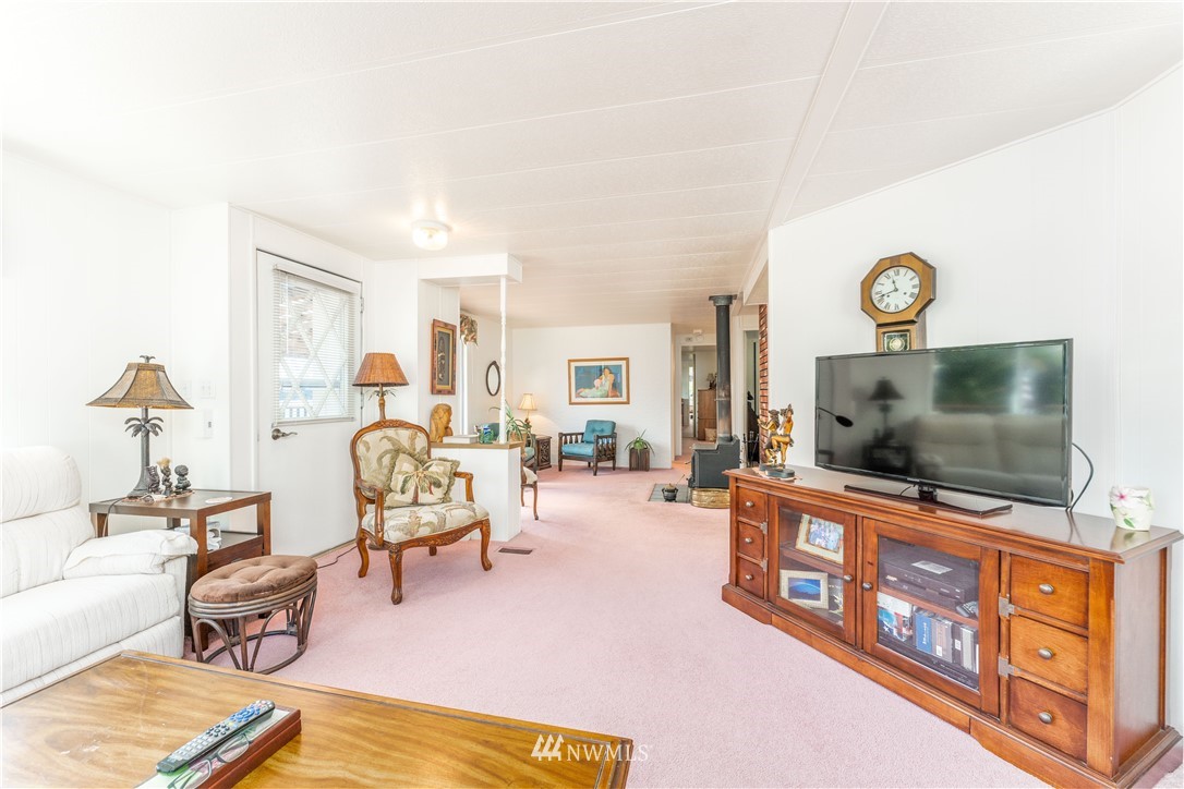15071 South Lakeshore Road Chelan, WA 98816 - Photo 22 of 38 Gallery Image 22