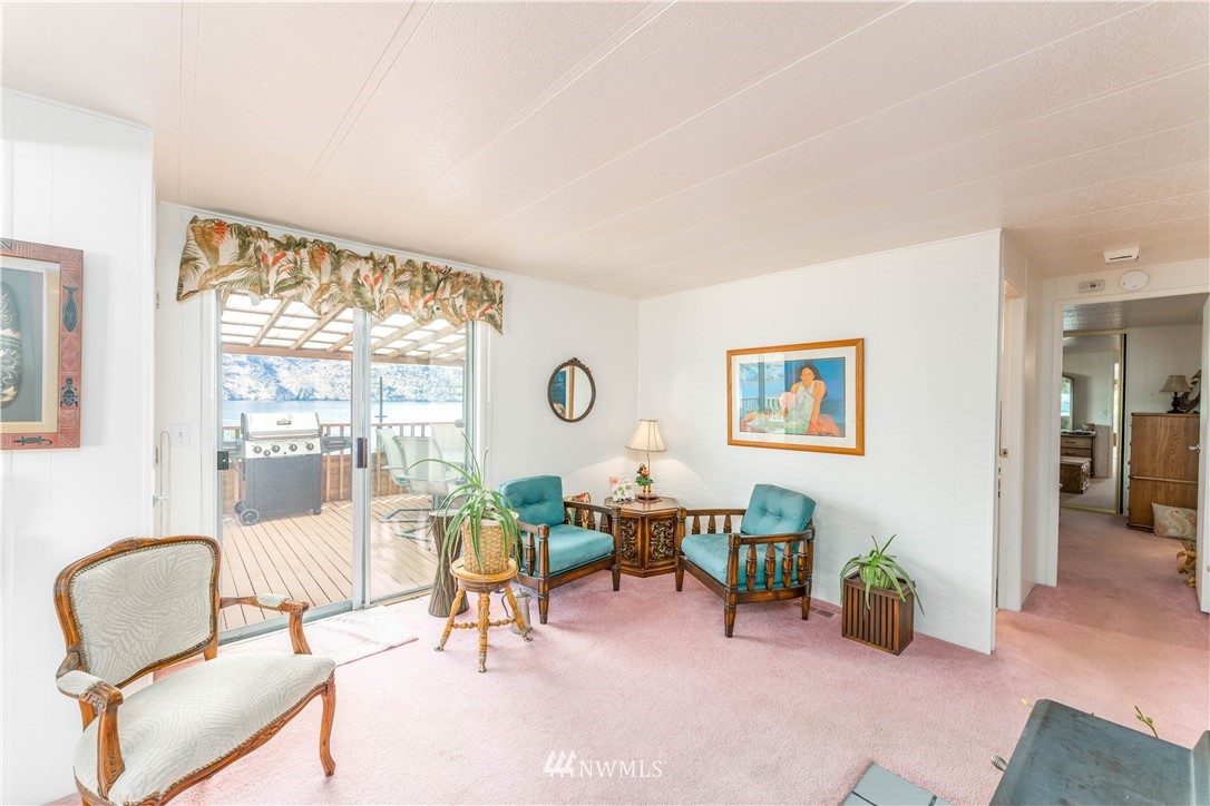 15071 South Lakeshore Road Chelan, WA 98816 - Photo 24 of 38 Gallery Image 24