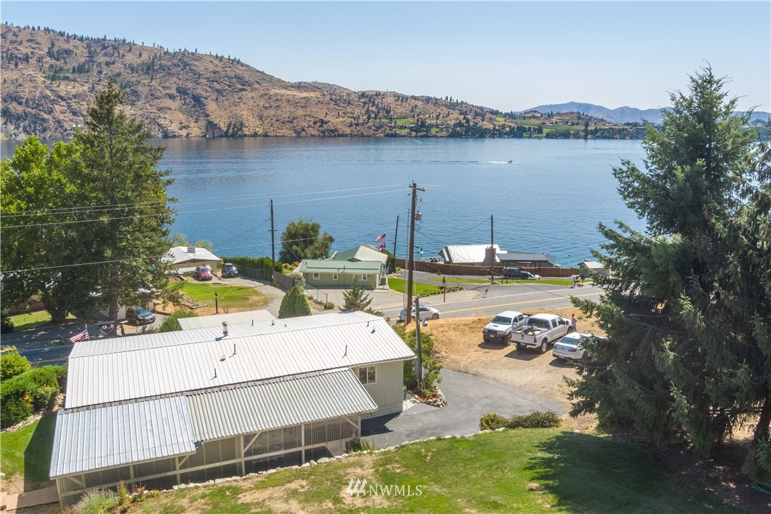 15071 South Lakeshore Road Chelan, WA 98816 - Photo 8 of 38 Gallery Image 8