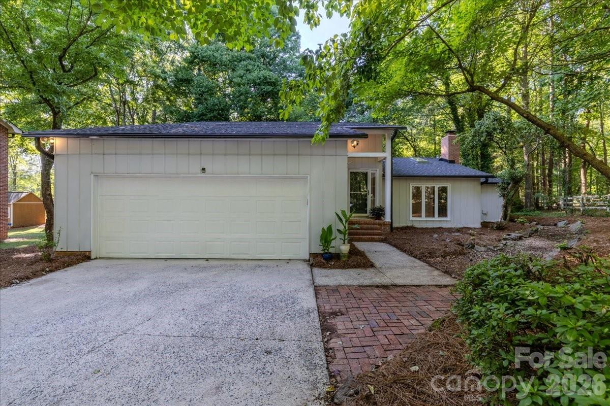 1107 Spring Fall Court Charlotte, NC 28213 - Photo 2 of 48 Gallery Image 2