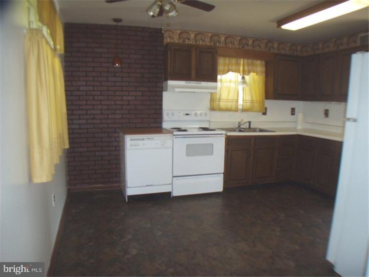 13 Robert Road New Castle, DE 19720 - Photo 5 of 19 Gallery Image 5