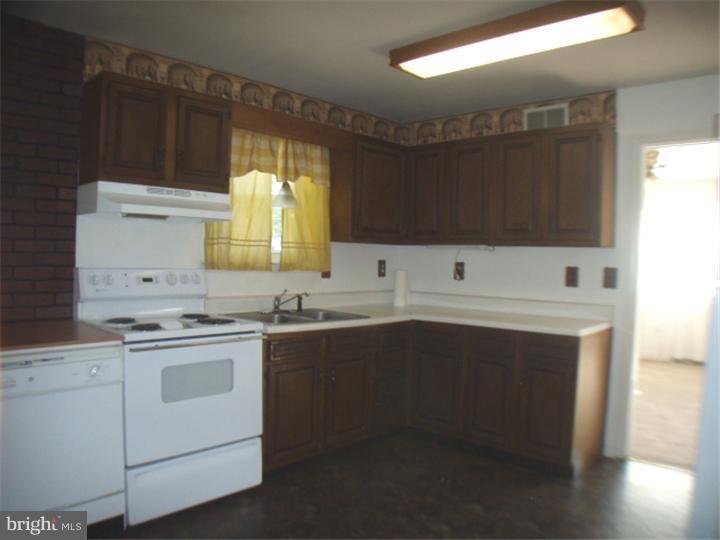 13 Robert Road New Castle, DE 19720 - Photo 6 of 19 Gallery Image 6