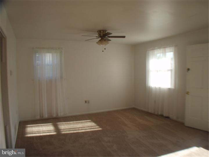 13 Robert Road New Castle, DE 19720 - Photo 7 of 19 Gallery Image 7
