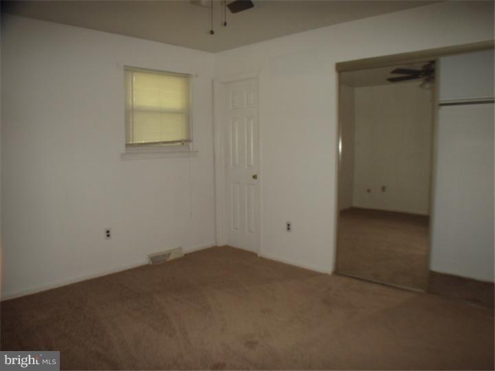 13 Robert Road New Castle, DE 19720 - Photo 8 of 19 Gallery Image 8