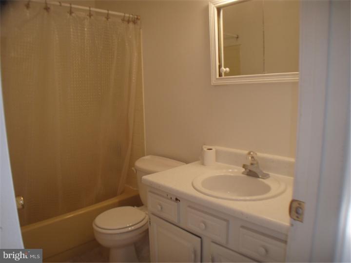 13 Robert Road New Castle, DE 19720 - Photo 10 of 19 Gallery Image 10