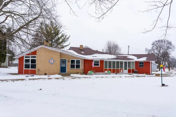 $213,000 | 209 North Chippewa Street, Shepherd, MI 48883