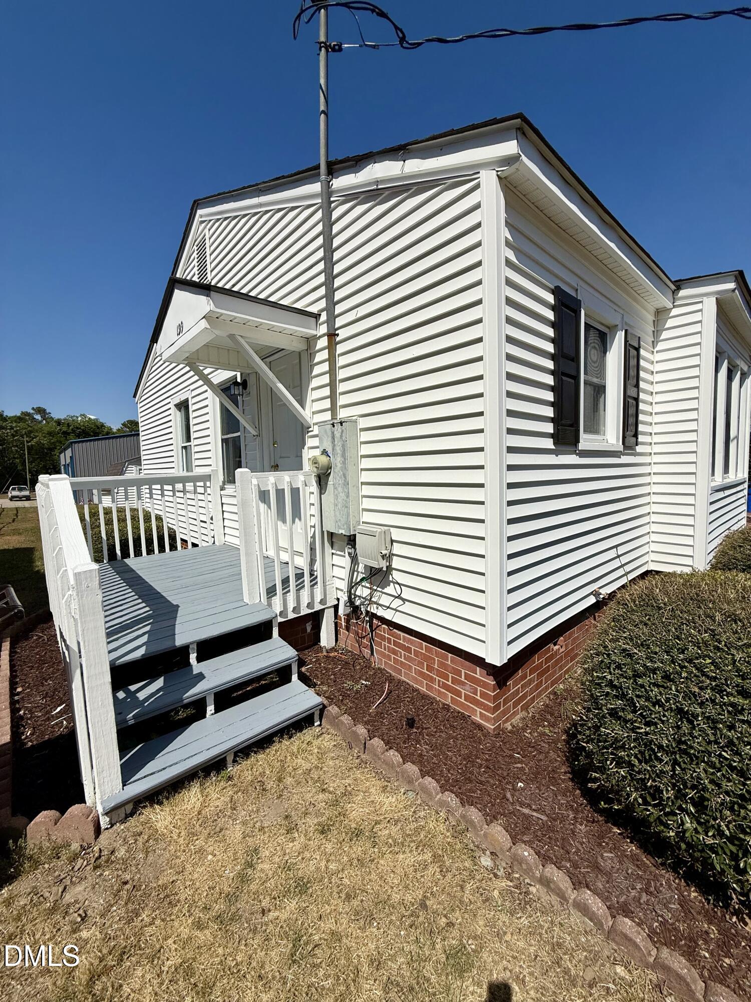 199 East Main Street Coats, NC 27521 - Photo 3 of 14