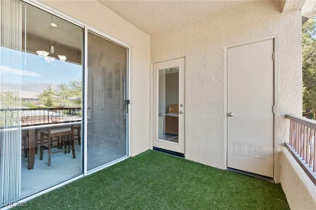 $1,830 | 1012 Domnus Lane, Unit 205, Las Vegas, NV 89144