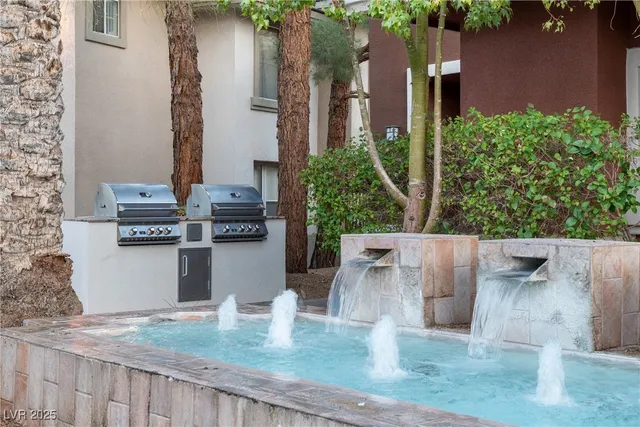 $1,830 | 1012 Domnus Lane, Unit 205, Las Vegas, NV 89144