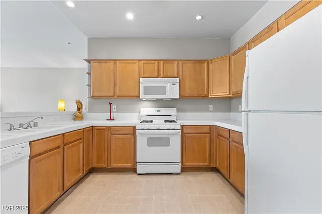 $1,830 | 1012 Domnus Lane, Unit 205, Las Vegas, NV 89144