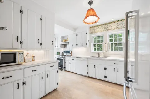 $2,150,000 | 1 Henry Street, Southampton, NY 11968