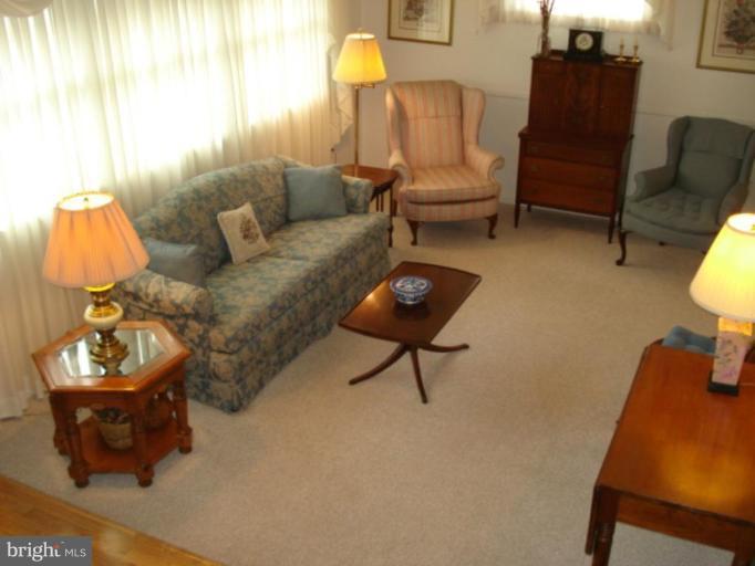 20 Ridgefield Road Lutherville-Timonium, MD 21093 - Photo 2 of 20 Living Room