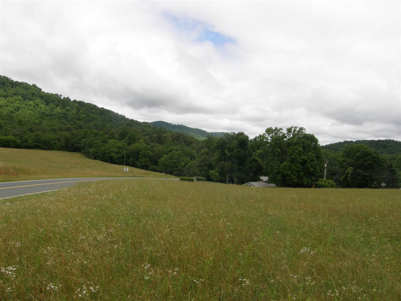 36 A Irish Road Faber, VA 22938 - Photo 6 of 19 a view of an outdoor space and tennis court