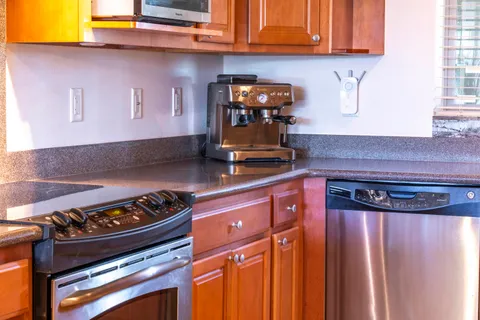 $775,000 | 1233 Limahana Circle, Unit B202, Lahaina, HI 96761