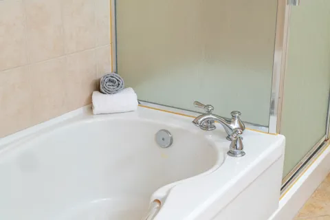 $775,000 | 1233 Limahana Circle, Unit B202, Lahaina, HI 96761